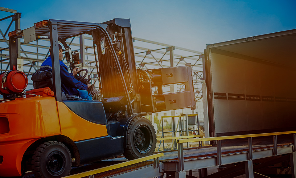 Forklift packing truck